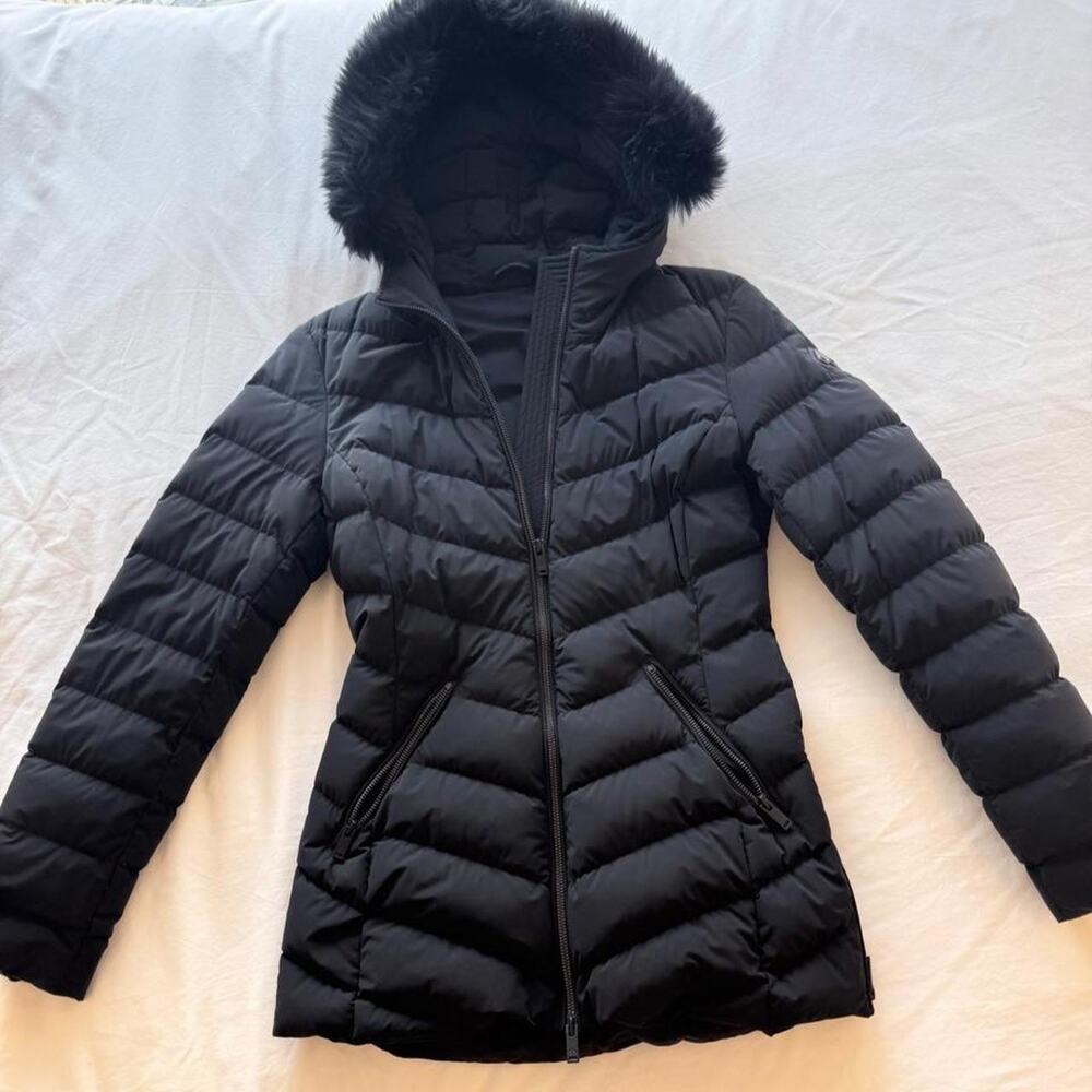 Moose knuckles black puffer jacket